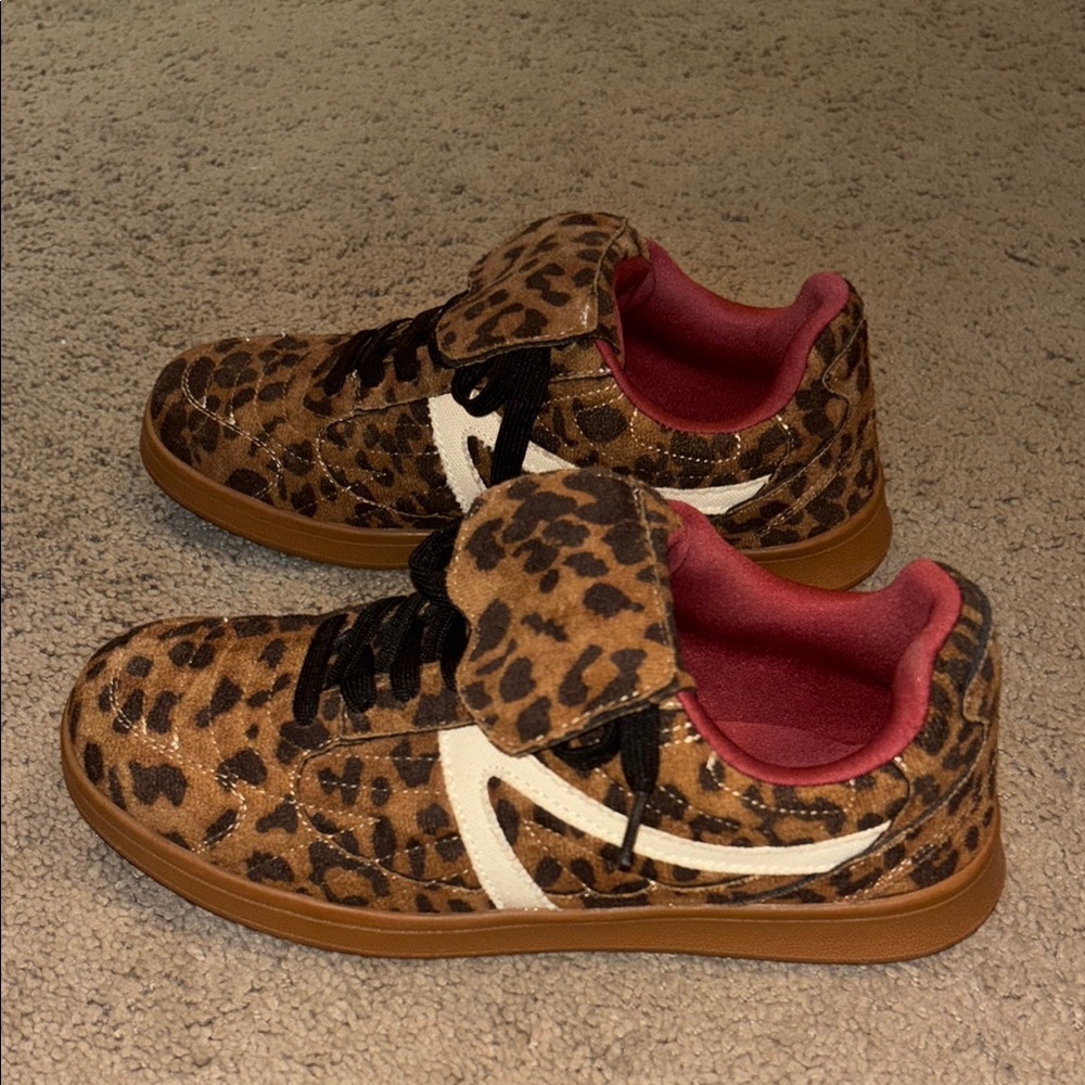 Cushionaire Leopard Print Sneakers